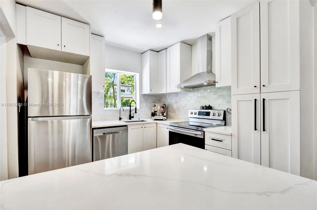 Active With Contract: $1,475,000 (2 beds, 2 baths, 0 Square Feet)