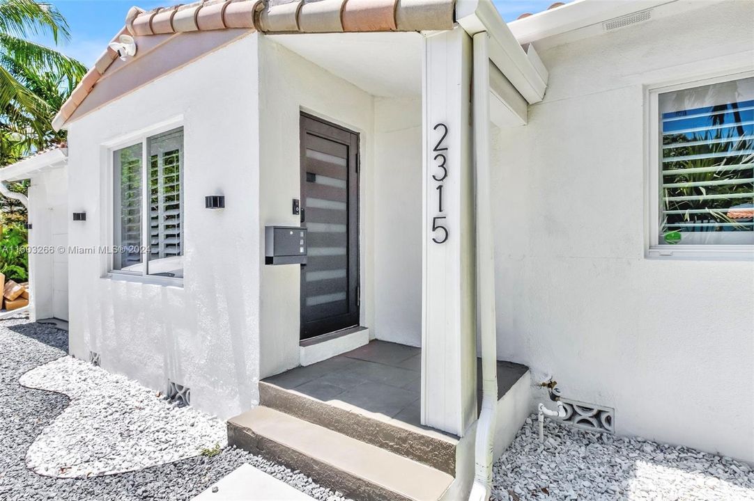 Active With Contract: $1,475,000 (2 beds, 2 baths, 0 Square Feet)
