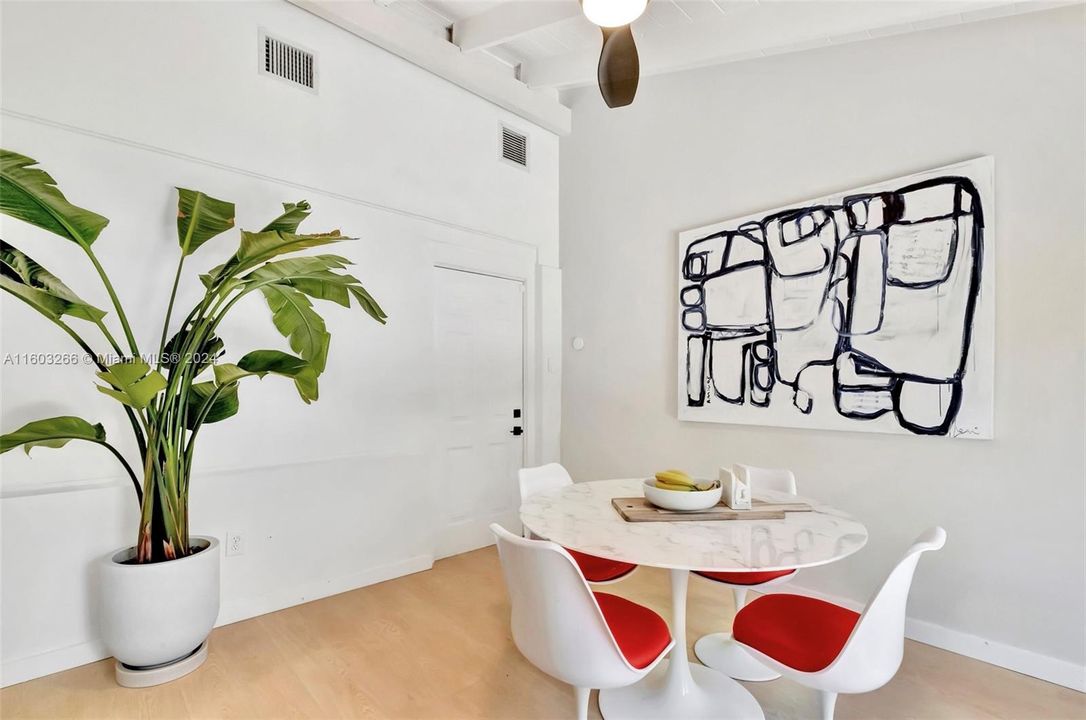 Active With Contract: $1,475,000 (2 beds, 2 baths, 0 Square Feet)