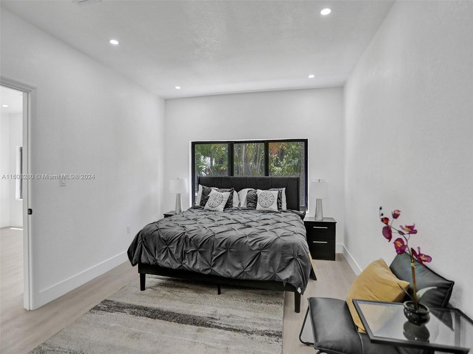 Active With Contract: $800,000 (0 beds, 0 baths, 0 Square Feet)