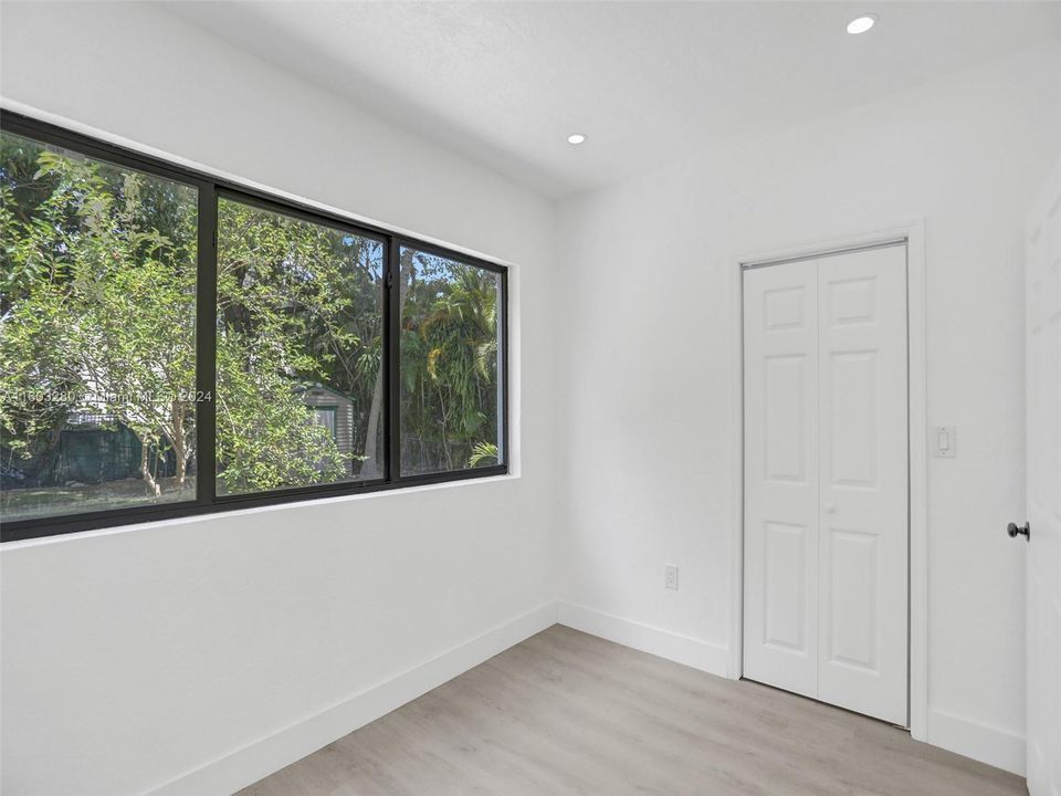 Active With Contract: $800,000 (0 beds, 0 baths, 0 Square Feet)