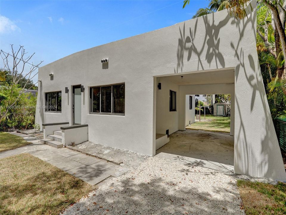 Active With Contract: $800,000 (0 beds, 0 baths, 0 Square Feet)