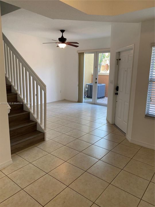 Active With Contract: $2,700 (3 beds, 2 baths, 1390 Square Feet)