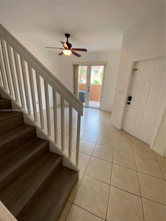 Active With Contract: $2,700 (3 beds, 2 baths, 1390 Square Feet)