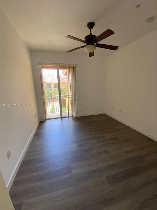 Recently Rented: $2,700 (3 beds, 2 baths, 1390 Square Feet)