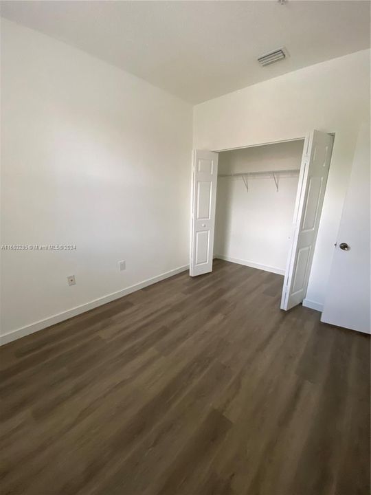 Active With Contract: $2,700 (3 beds, 2 baths, 1390 Square Feet)