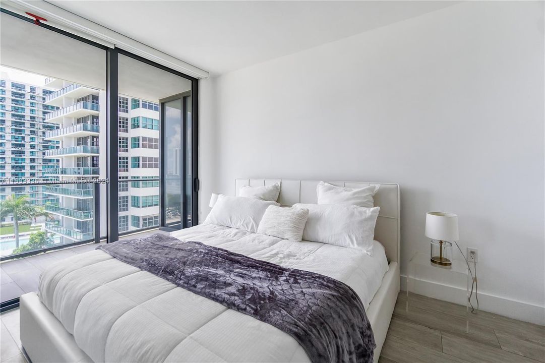 Recently Rented: $3,500 (1 beds, 1 baths, 773 Square Feet)