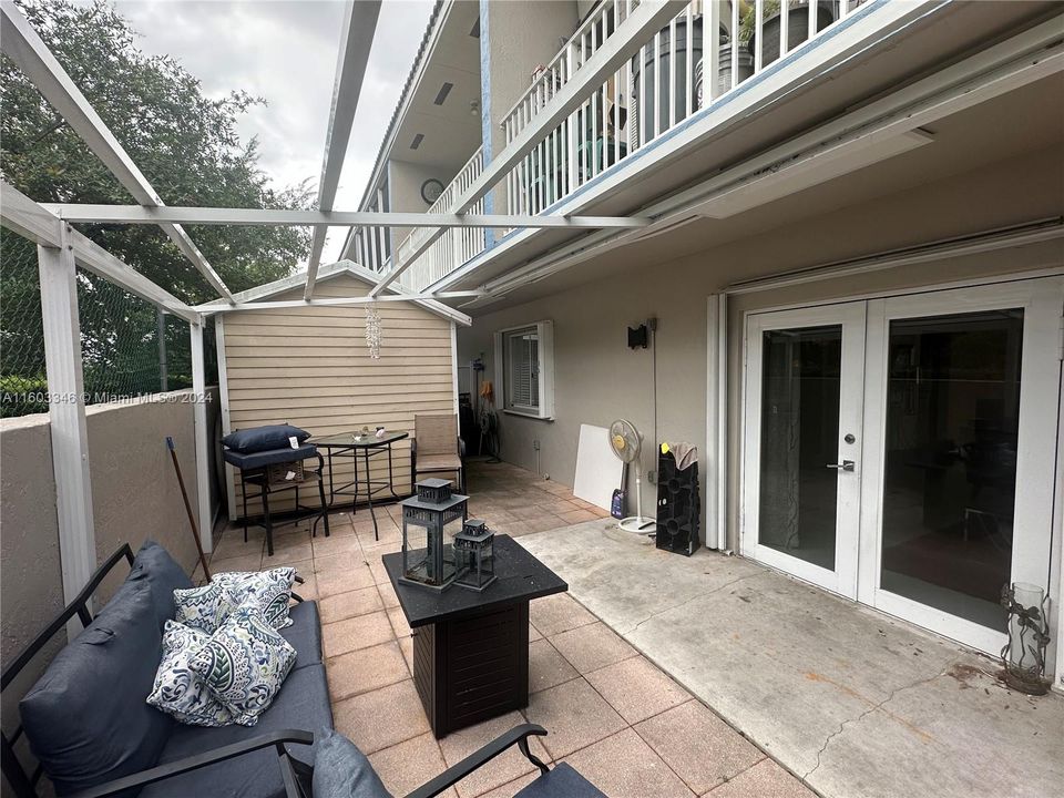 Active With Contract: $2,600 (2 beds, 2 baths, 1150 Square Feet)