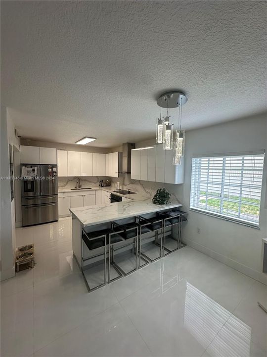 Active With Contract: $2,600 (2 beds, 2 baths, 1150 Square Feet)