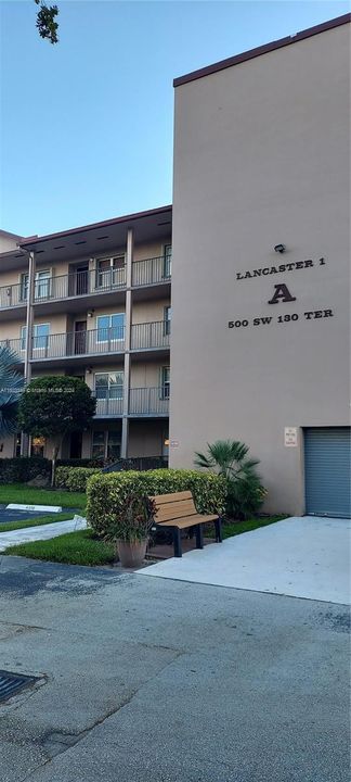 For Rent: $2,175 (2 beds, 2 baths, 1193 Square Feet)