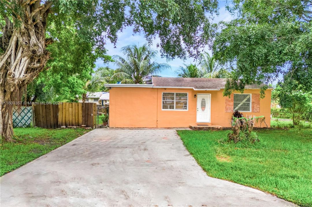 Recently Sold: $420,000 (3 beds, 1 baths, 912 Square Feet)