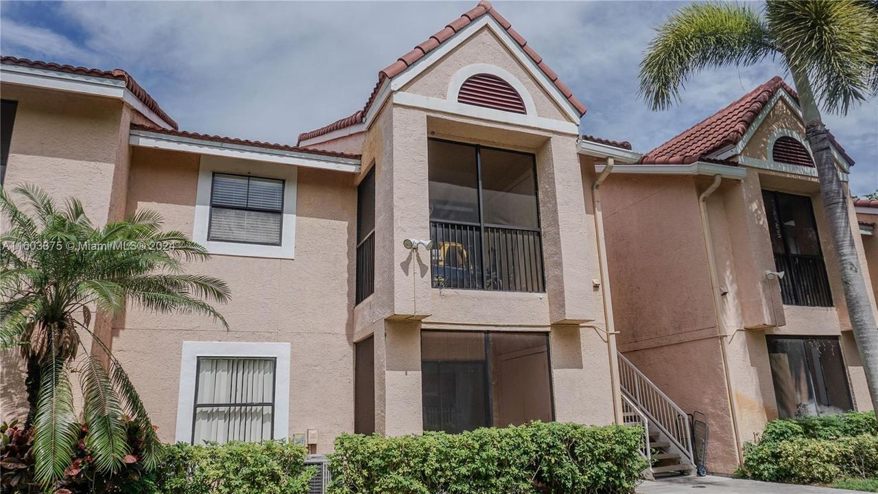 Recently Sold: $235,000 (1 beds, 1 baths, 588 Square Feet)