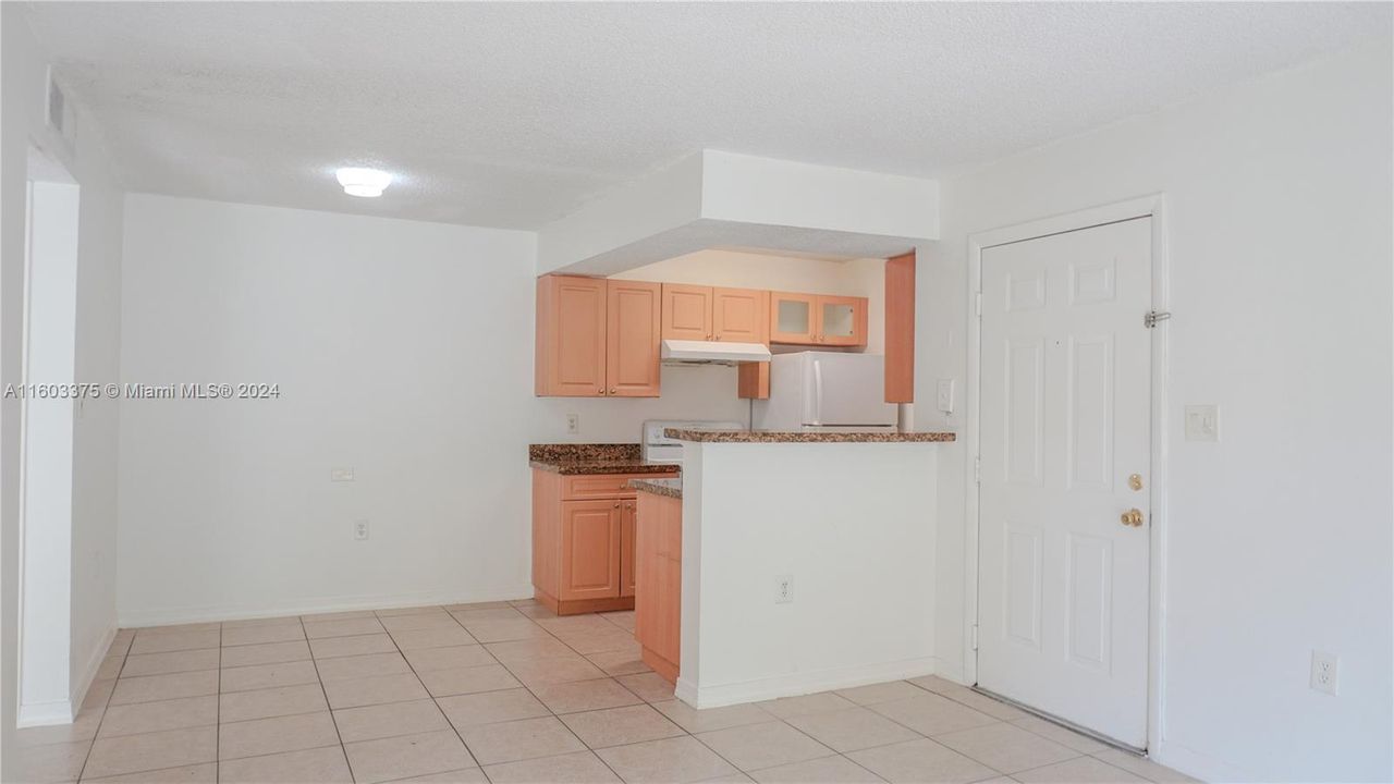 Recently Sold: $235,000 (1 beds, 1 baths, 588 Square Feet)