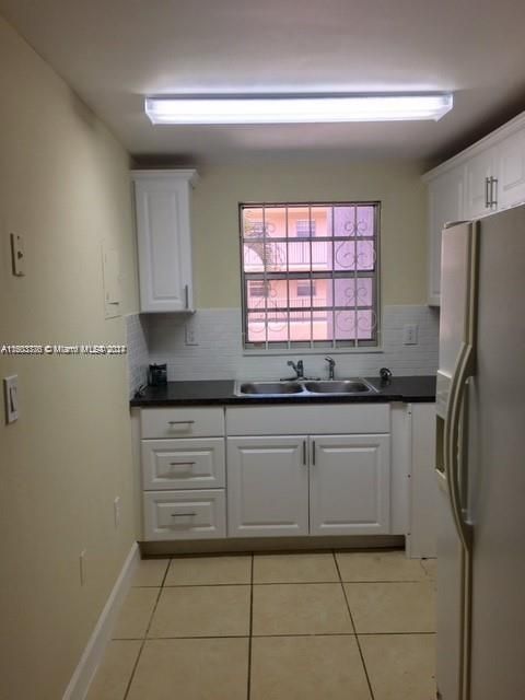 Recently Rented: $1,950 (1 beds, 2 baths, 741 Square Feet)