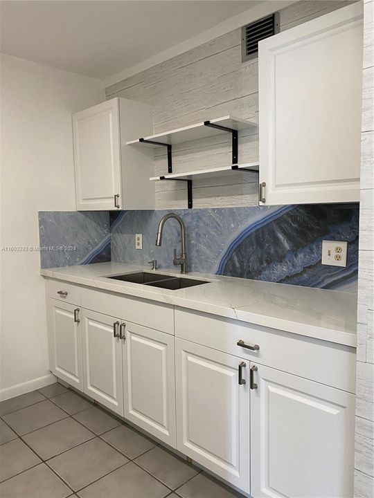 For Rent: $1,750 (1 beds, 1 baths, 811 Square Feet)