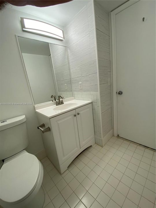 For Rent: $1,750 (1 beds, 1 baths, 811 Square Feet)