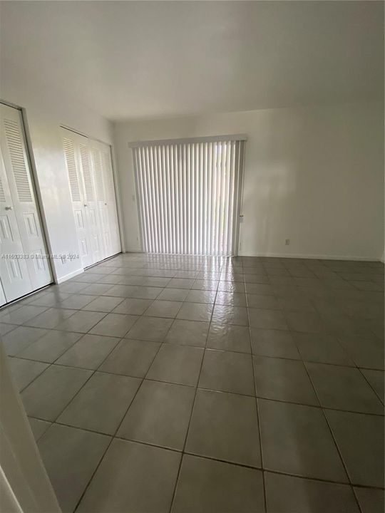 For Rent: $1,750 (1 beds, 1 baths, 811 Square Feet)