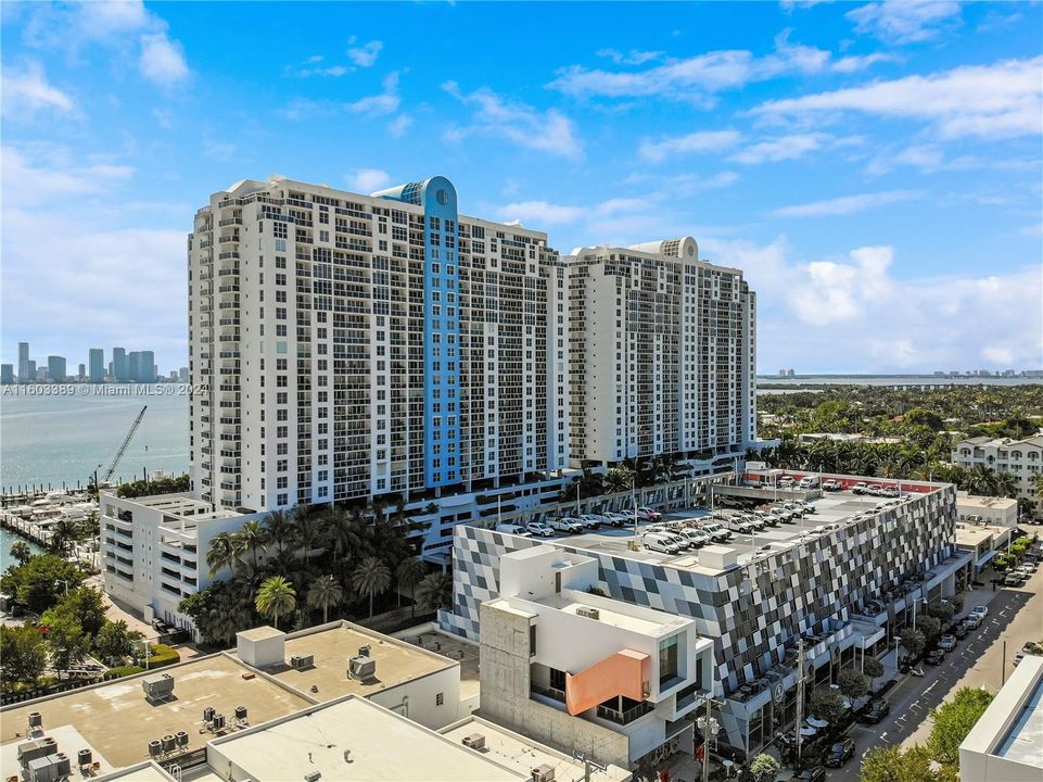 For Sale: $1,298,000 (2 beds, 2 baths, 1270 Square Feet)