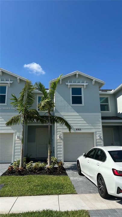 Active With Contract: $2,300 (3 beds, 2 baths, 1635 Square Feet)