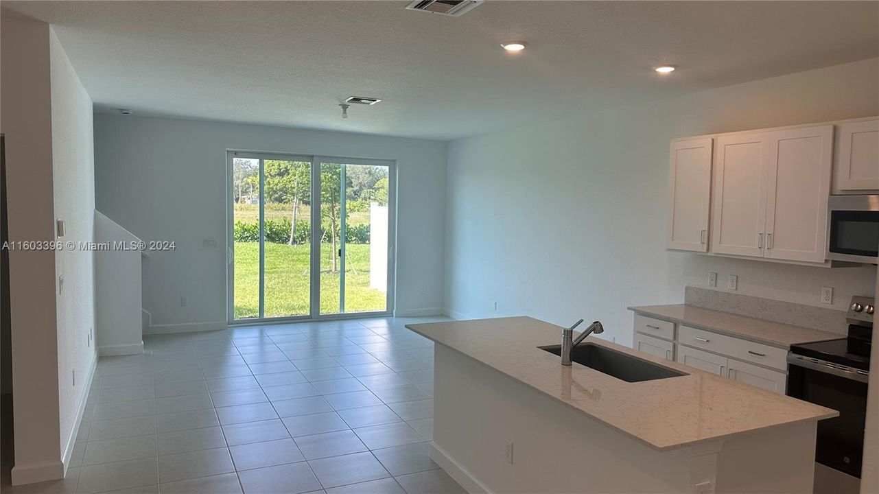 Active With Contract: $2,300 (3 beds, 2 baths, 1635 Square Feet)