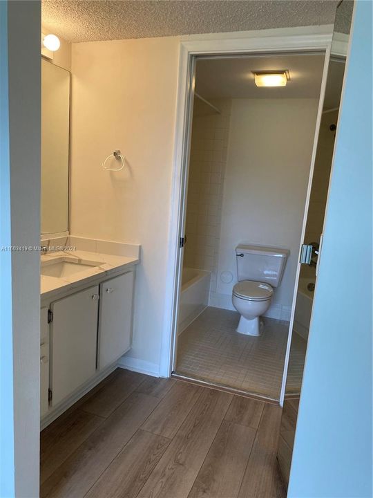 For Rent: $2,000 (1 beds, 1 baths, 1065 Square Feet)