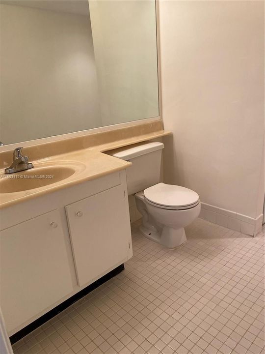 For Rent: $2,000 (1 beds, 1 baths, 1065 Square Feet)