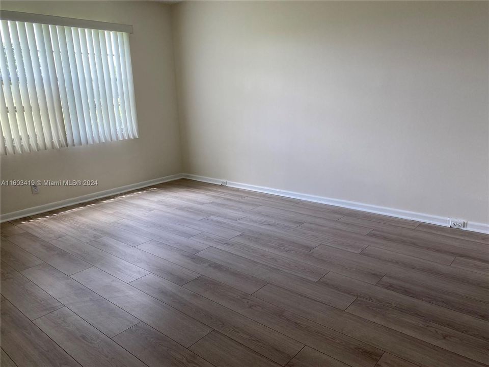 For Rent: $2,000 (1 beds, 1 baths, 1065 Square Feet)