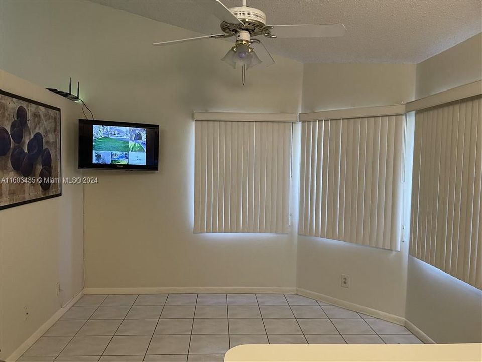 For Rent: $3,000 (3 beds, 2 baths, 1326 Square Feet)