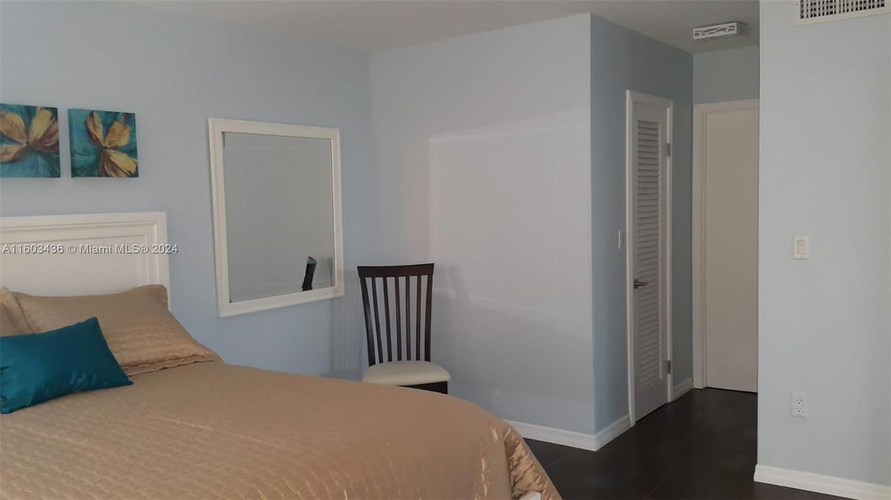 For Sale: $192,500 (1 beds, 1 baths, 801 Square Feet)