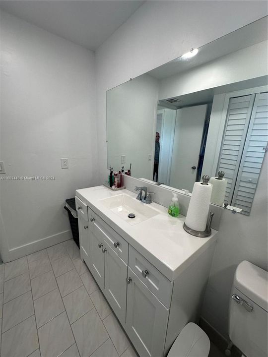 Active With Contract: $429,900 (2 beds, 1 baths, 1140 Square Feet)