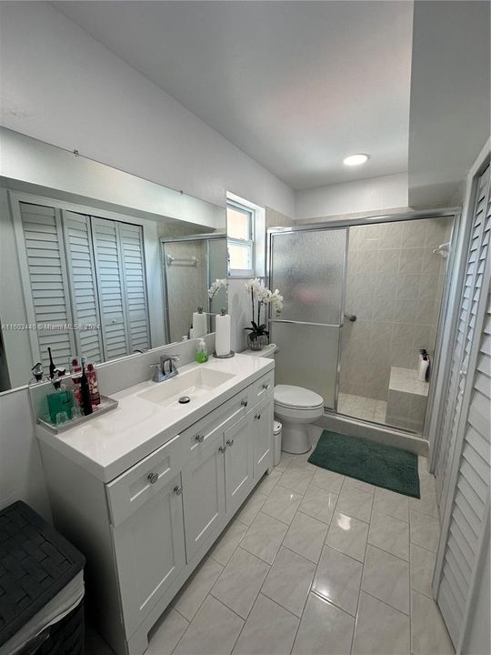 Active With Contract: $429,900 (2 beds, 1 baths, 1140 Square Feet)