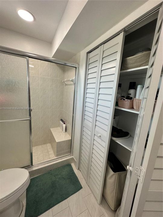 Active With Contract: $429,900 (2 beds, 1 baths, 1140 Square Feet)