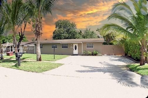 For Sale: $499,000 (4 beds, 2 baths, 1620 Square Feet)