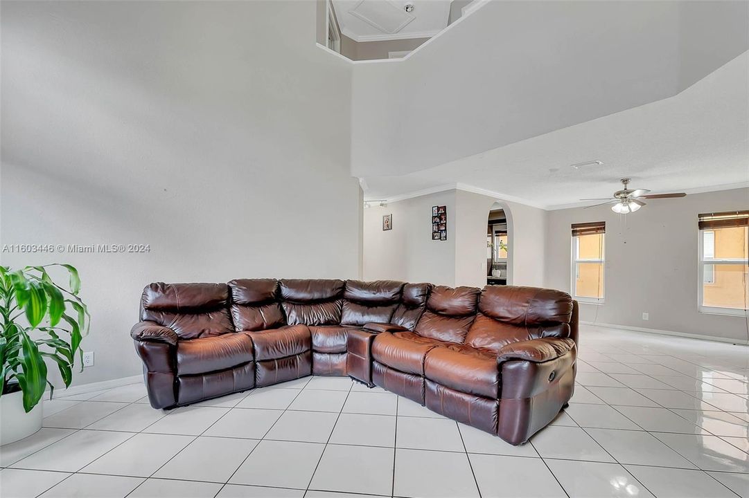 Active With Contract: $3,600 (4 beds, 2 baths, 2083 Square Feet)