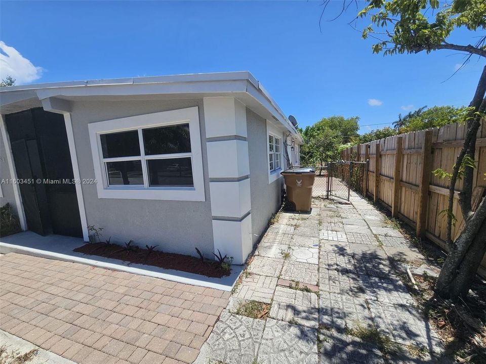 For Sale: $439,000 (3 beds, 2 baths, 1412 Square Feet)