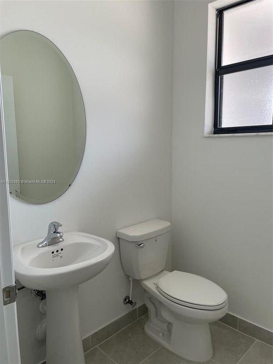 Active With Contract: $2,650 (3 beds, 2 baths, 1489 Square Feet)