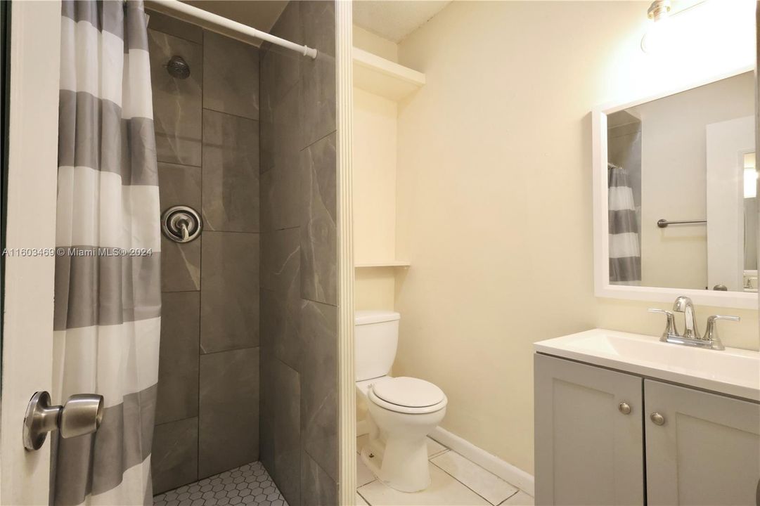 Недавно арендовано: $1,300 (0 спален, 1 ванн, 0 Квадратных фут)