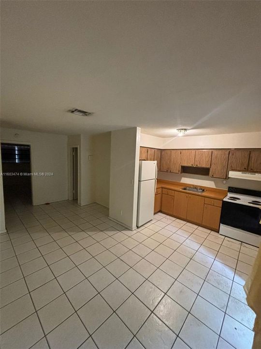 For Rent: $1,750 (1 beds, 1 baths, 610 Square Feet)