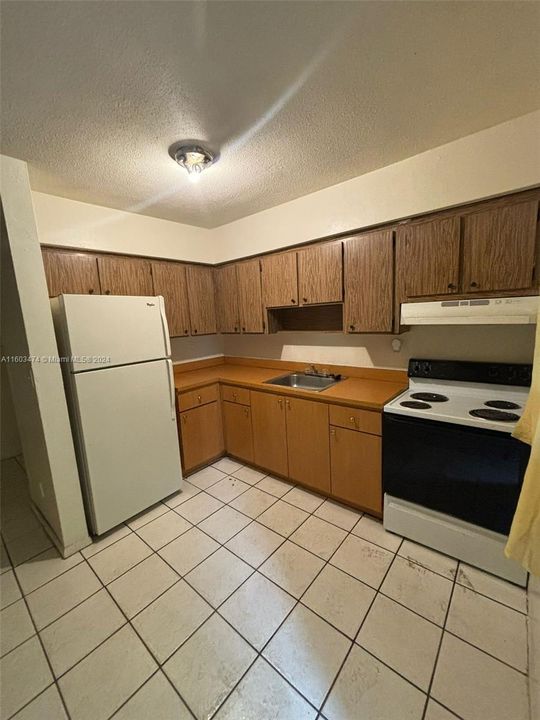 For Rent: $1,750 (1 beds, 1 baths, 610 Square Feet)