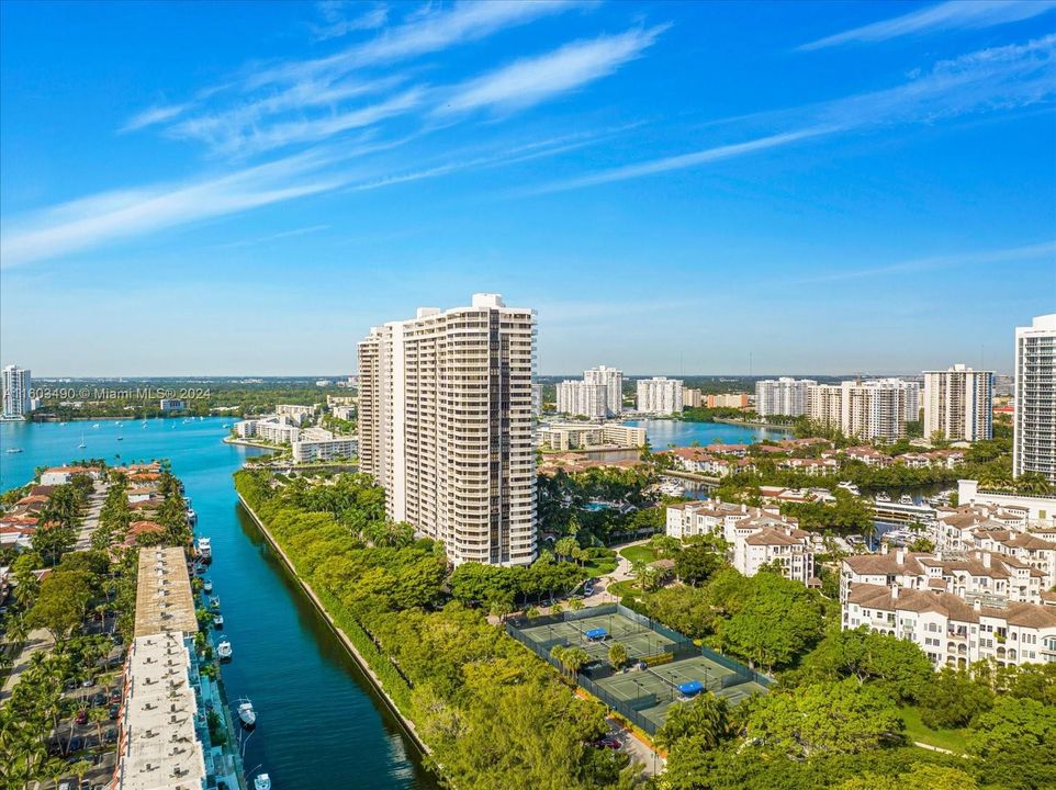 Active With Contract: $1,999,900 (3 beds, 3 baths, 2630 Square Feet)