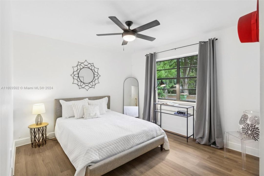 Active With Contract: $4,000 (3 beds, 2 baths, 1452 Square Feet)