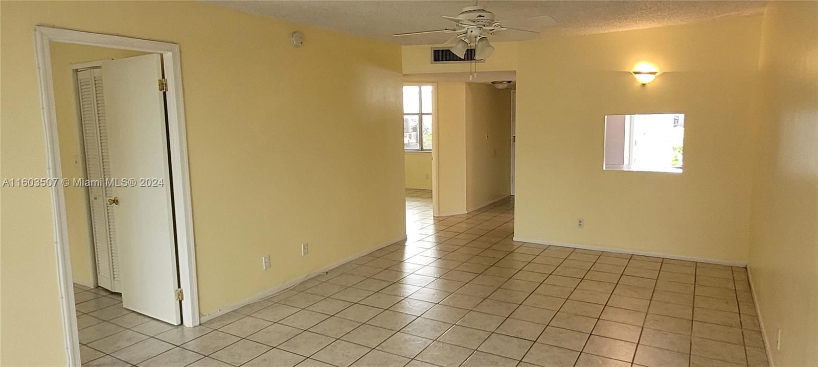 For Rent: $1,900 (2 beds, 2 baths, 970 Square Feet)