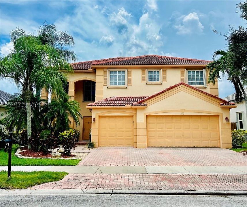 Active With Contract: $6,200 (5 beds, 3 baths, 3131 Square Feet)