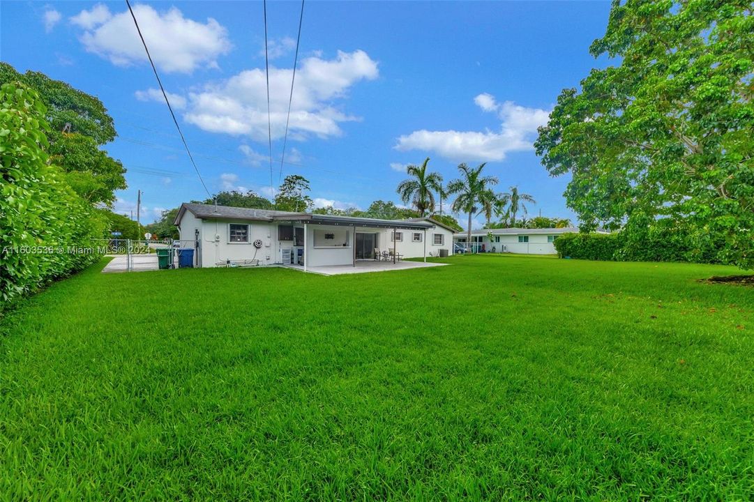 For Sale: $1,100,000 (4 beds, 2 baths, 1850 Square Feet)