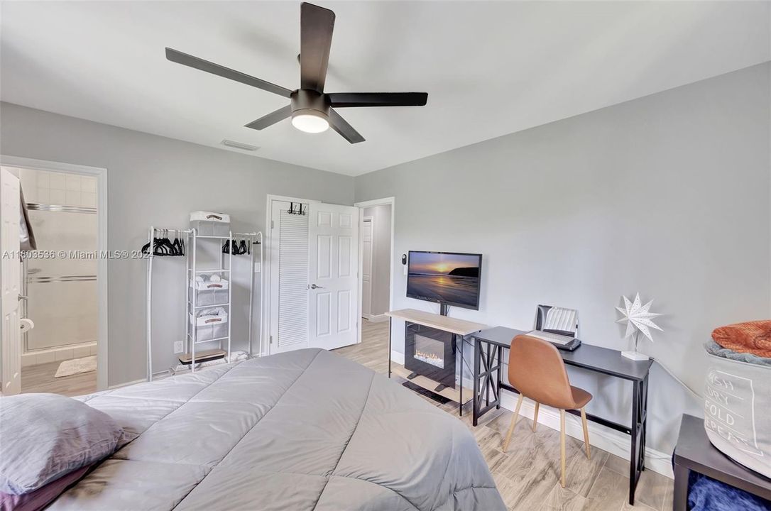 For Sale: $1,100,000 (4 beds, 2 baths, 1850 Square Feet)