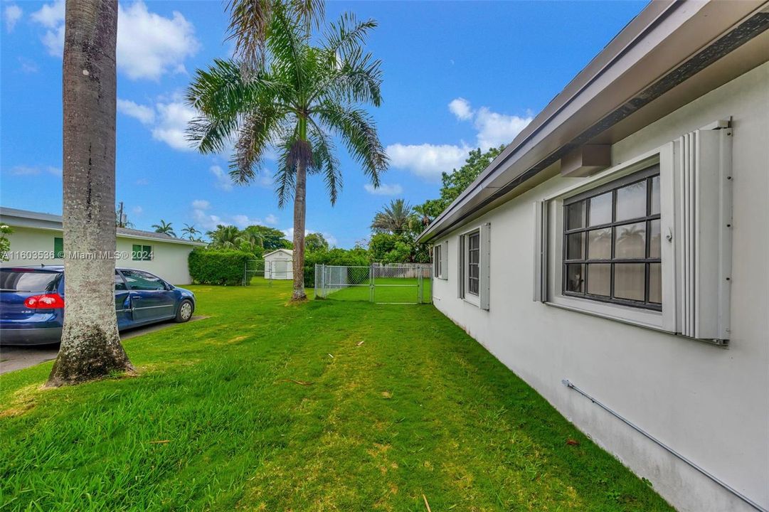 For Sale: $1,100,000 (4 beds, 2 baths, 1850 Square Feet)