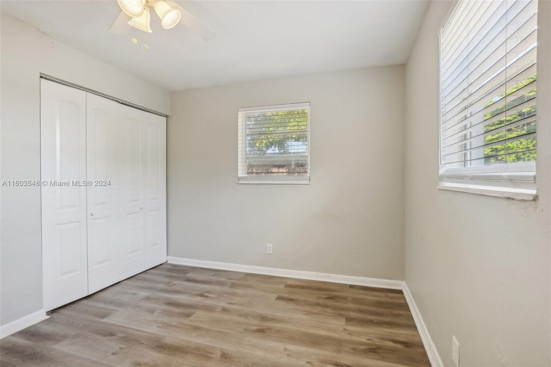 For Sale: $425,000 (2 beds, 1 baths, 1169 Square Feet)