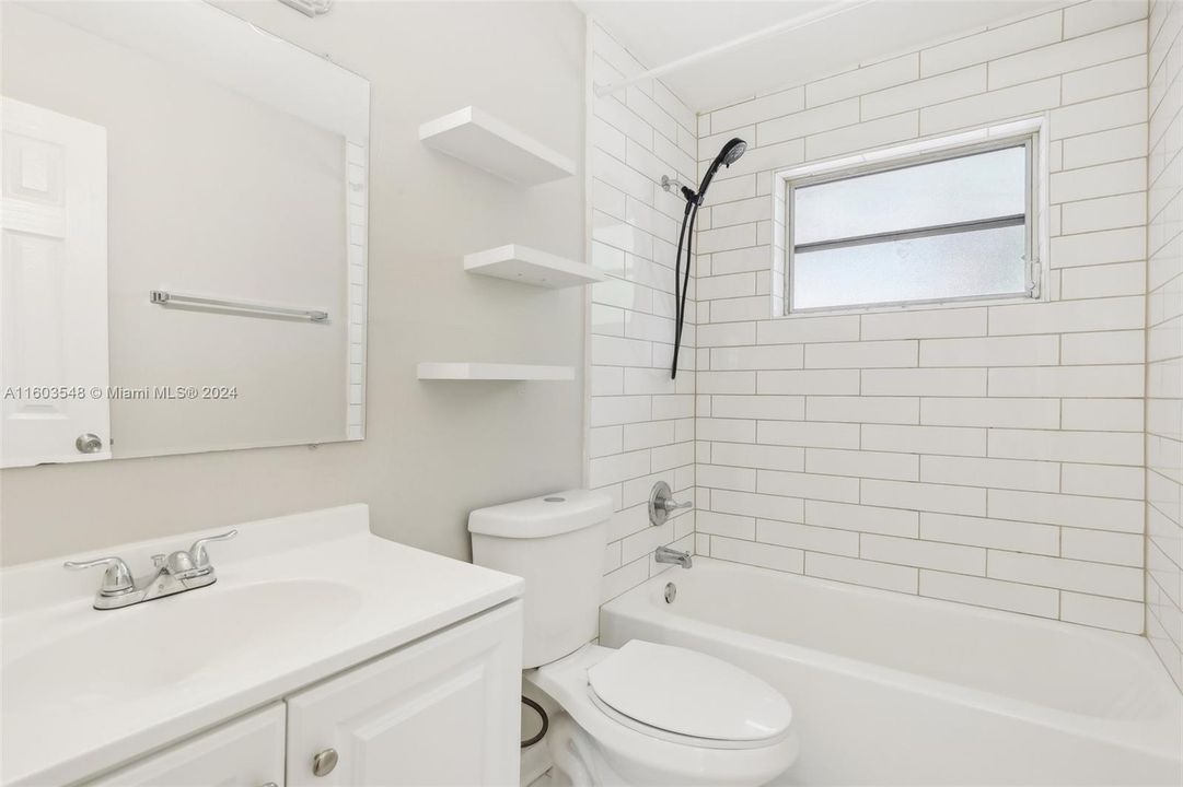 For Sale: $425,000 (2 beds, 1 baths, 1169 Square Feet)