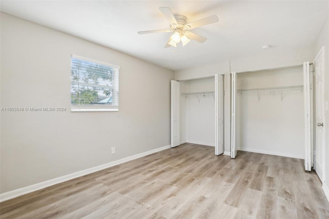 For Sale: $425,000 (2 beds, 1 baths, 1169 Square Feet)