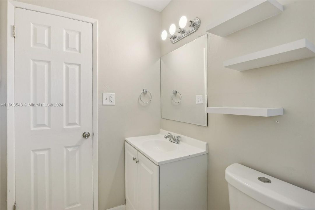 For Sale: $425,000 (2 beds, 1 baths, 1169 Square Feet)